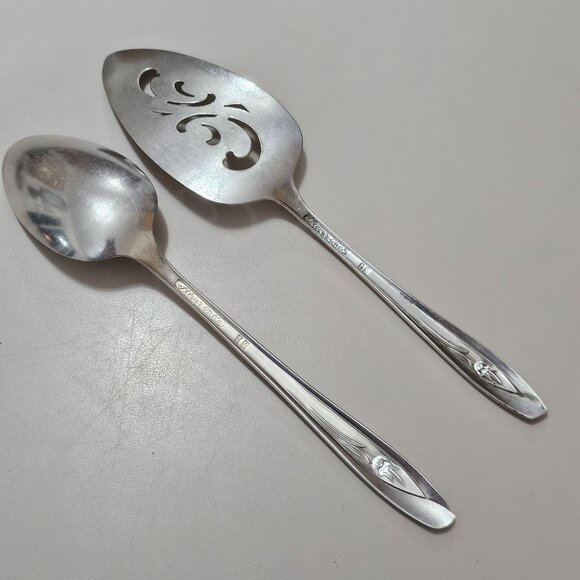 International Silver Tulip Serving Set 2pc floral center design 1950s Vtg minima - Picture 7 of 13